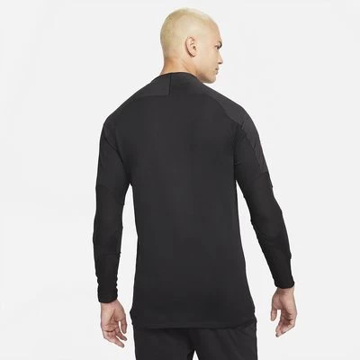 Nike FC BARCELONA Winter Warrior Trainingsshirt Herren Langarm Schwarz 2 Nike FC BARCELONA Winter Warrior Trainingsshirt Herren Langarm Schwarz – Bild 2