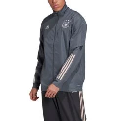 Adidas DFB DEUTSCHLAND PRÄSENTATIONSJACKE Kinder EURO 2020 Grau 6 Adidas DFB DEUTSCHLAND PRÄSENTATIONSJACKE Kinder EURO 2020 Grau -Bester Sporttrikot Geschäft FI0739 APP on model front white
