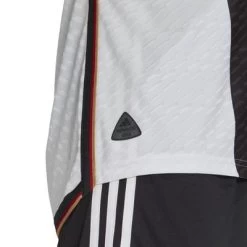 Adidas DFB DEUTSCHLAND Trikot Authentic Home Herren WM 2022 -Bester Sporttrikot Geschäft HF1693 9 APPAREL On Model Detail View 2 white